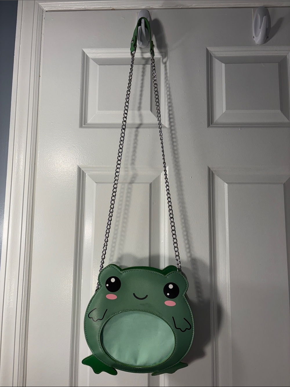 Green Frog Crossbody Bag with Silver Chain Strap